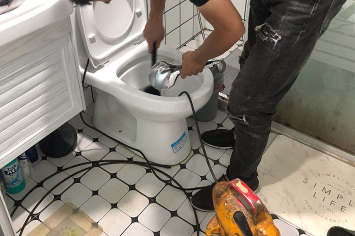 船营疏通下水道