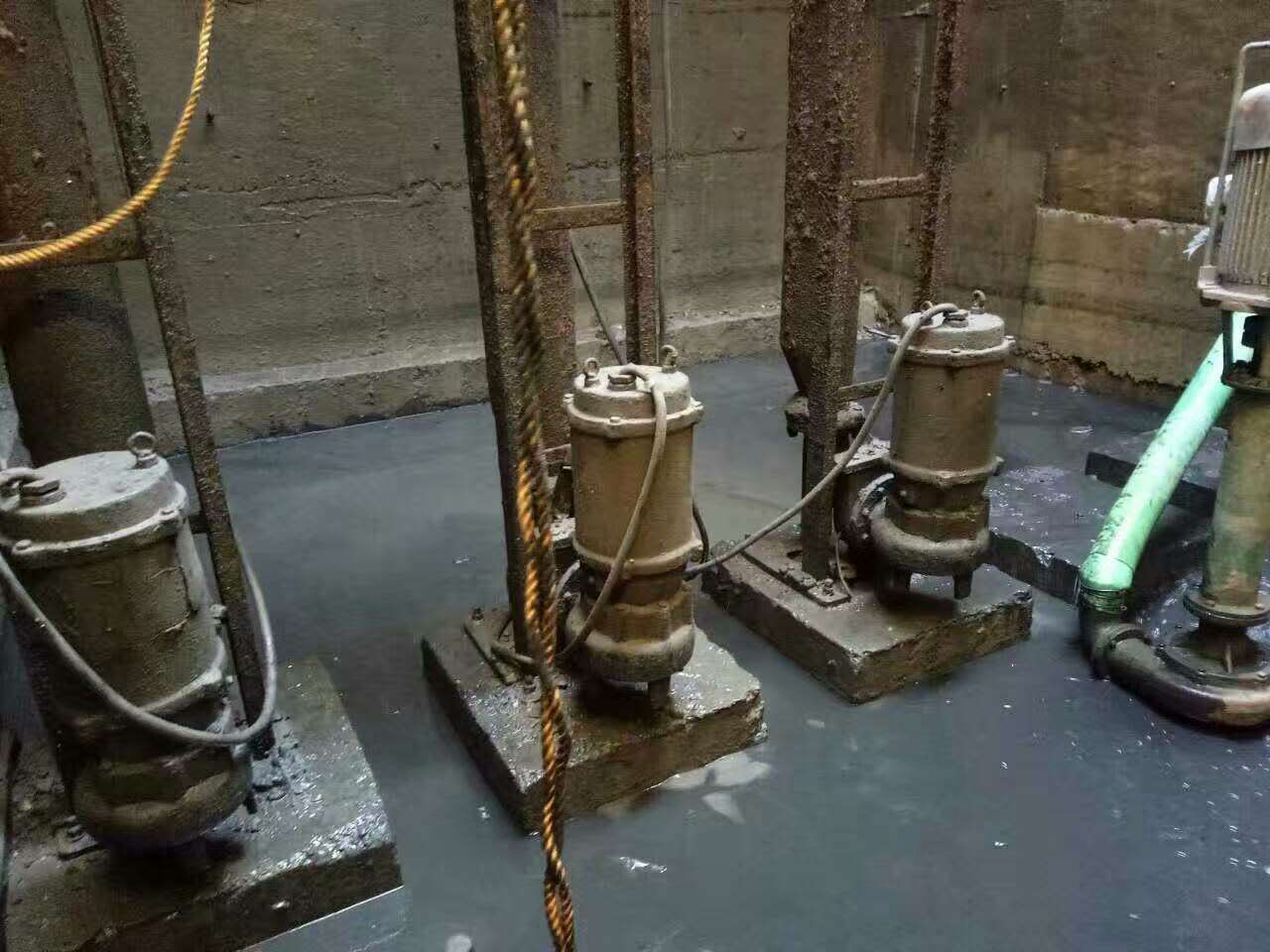 船营污水池清理